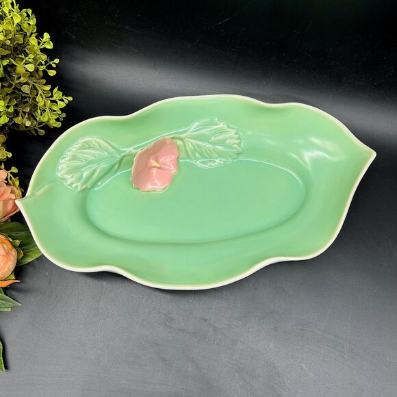Vintage Matte Green California Pottery Oval Dish with Pink Flower - Picture 1 of 8